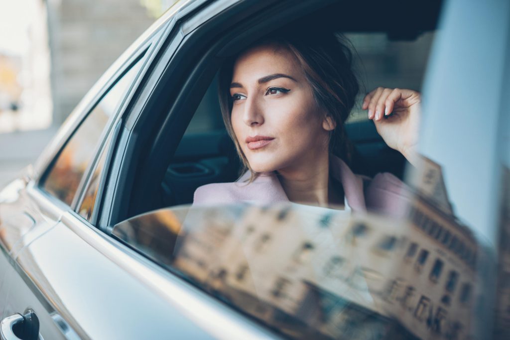 COCHES CON CHÓFER A SU DISPOSICIÓN